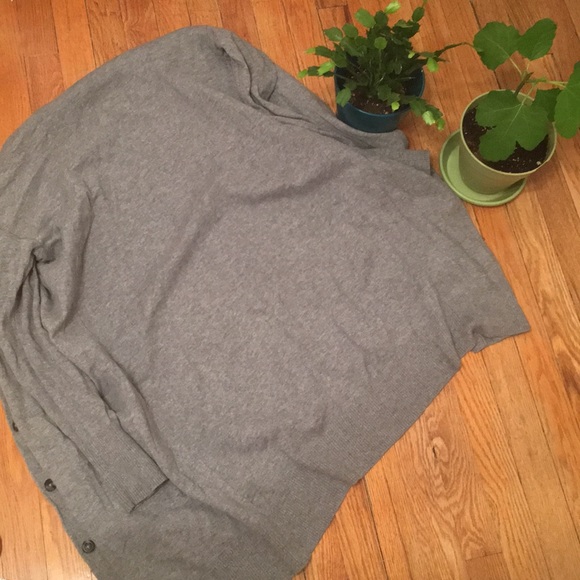 Dramatic Cardigan! - Picture 5 of 5